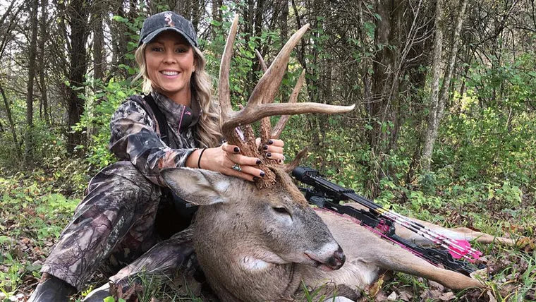 Savannah Brooks, whitetail hunter